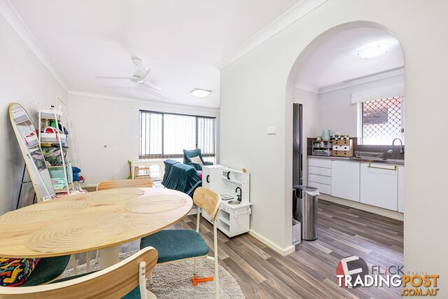 52B Templeton Crescent Girrawheen WA 6064 - photo 3 of 24
