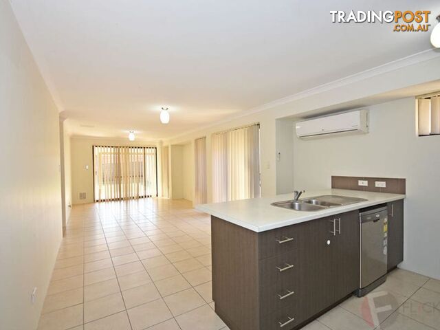 7 Ballymote Gardens Ridgewood WA 6030 - photo 3 of 8