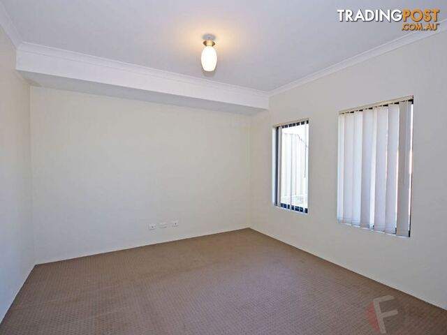 7 Ballymote Gardens Ridgewood WA 6030 - photo 2 of 8
