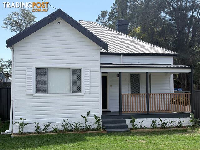 102 Port Stephens Street RAYMOND TERRACE NSW 2324