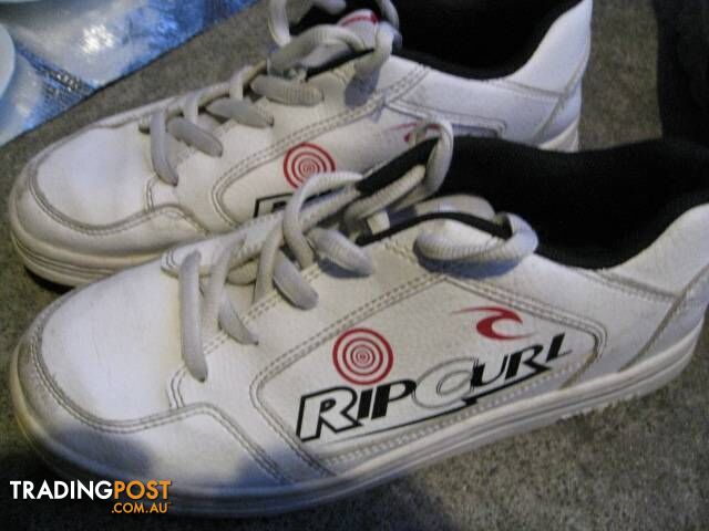 RIP CURL LEATHER SHOES RUNNERS SIZE 6 VGC
