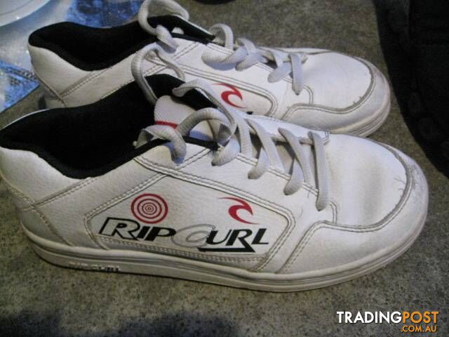 RIP CURL LEATHER SHOES RUNNERS SIZE 6 VGC