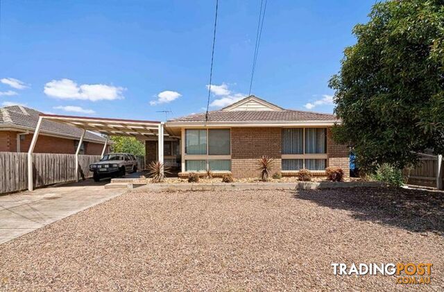 33 Frobisher Street MELTON VIC 3337