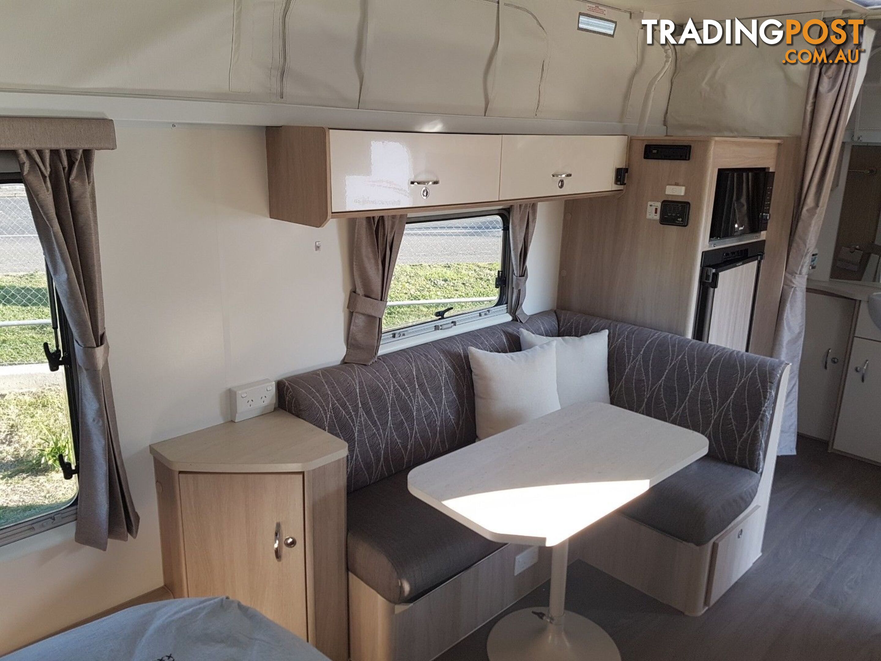 2017 Jayco Journey Pop Top Caravan 17.6ft with Ensuite