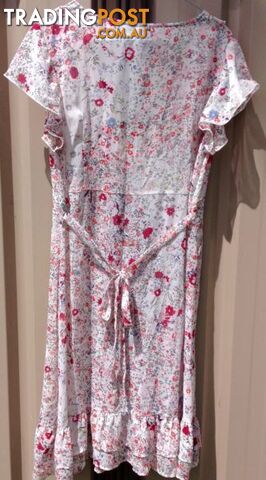 New " Jeanswest " Floral Dress