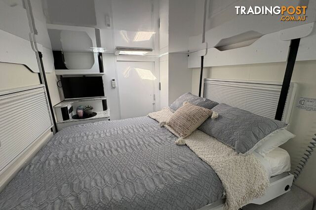 Leura Motorhome - photo 5 of 24