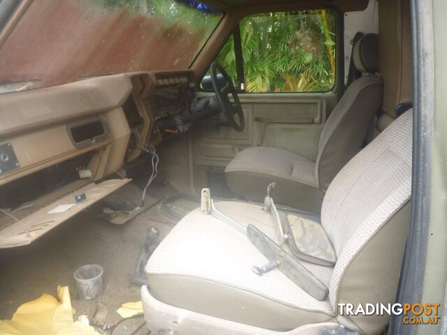 NOW WRECKING 1990 FORD F150 UTE 4X4 (EX-AIR FORCE AMBULANCE) - photo 4 of 7