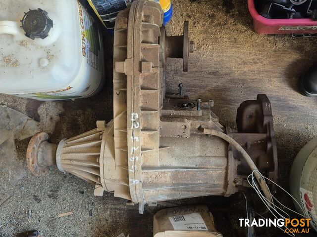 FOR SALE: 2002 FORD F250 TRANSFER CASE - photo 2 of 3