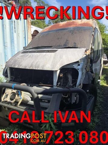 WRECKING FORD TRANSIT VAN