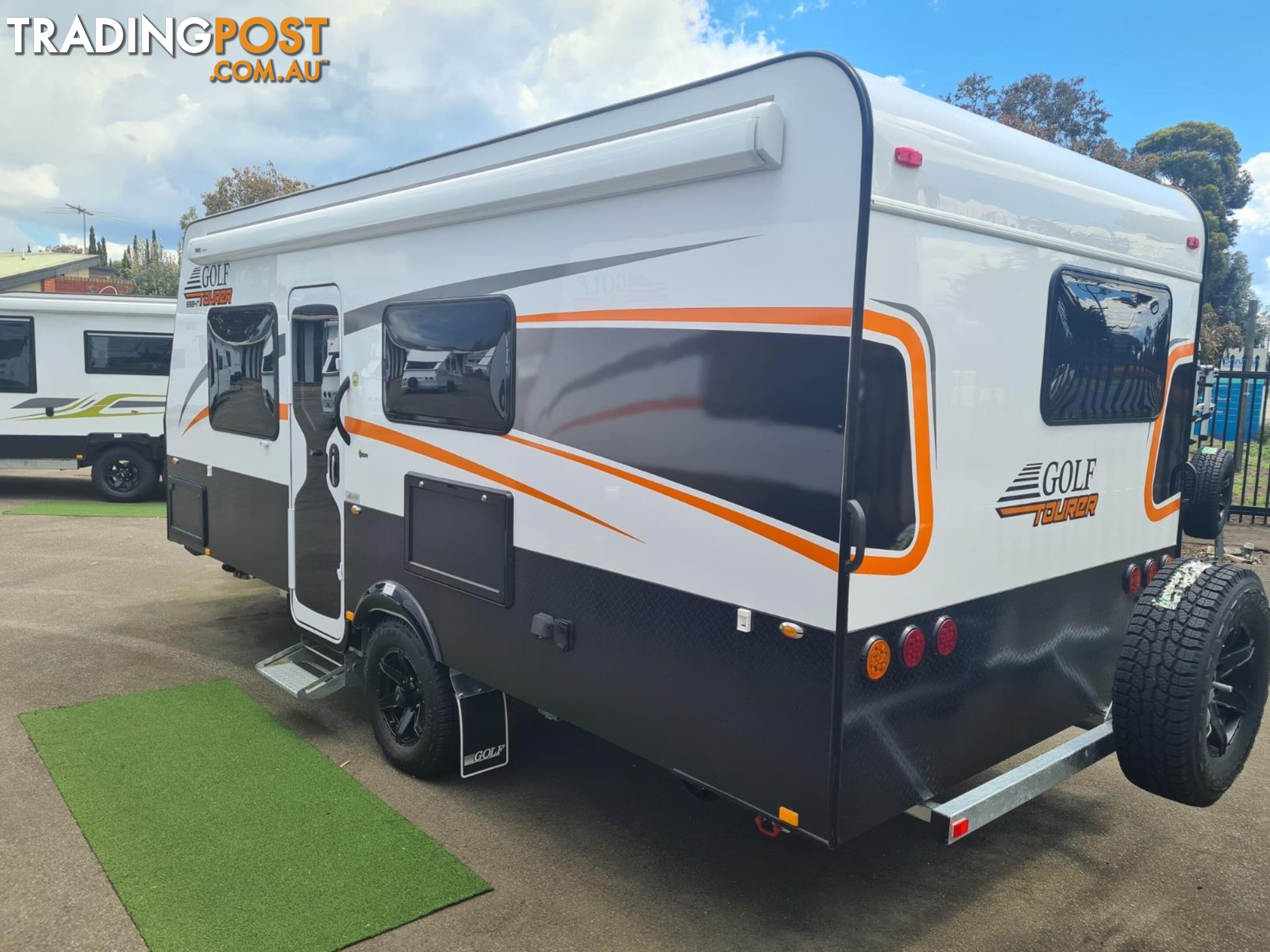 2022 GOLF 556 TOURER   CARAVAN