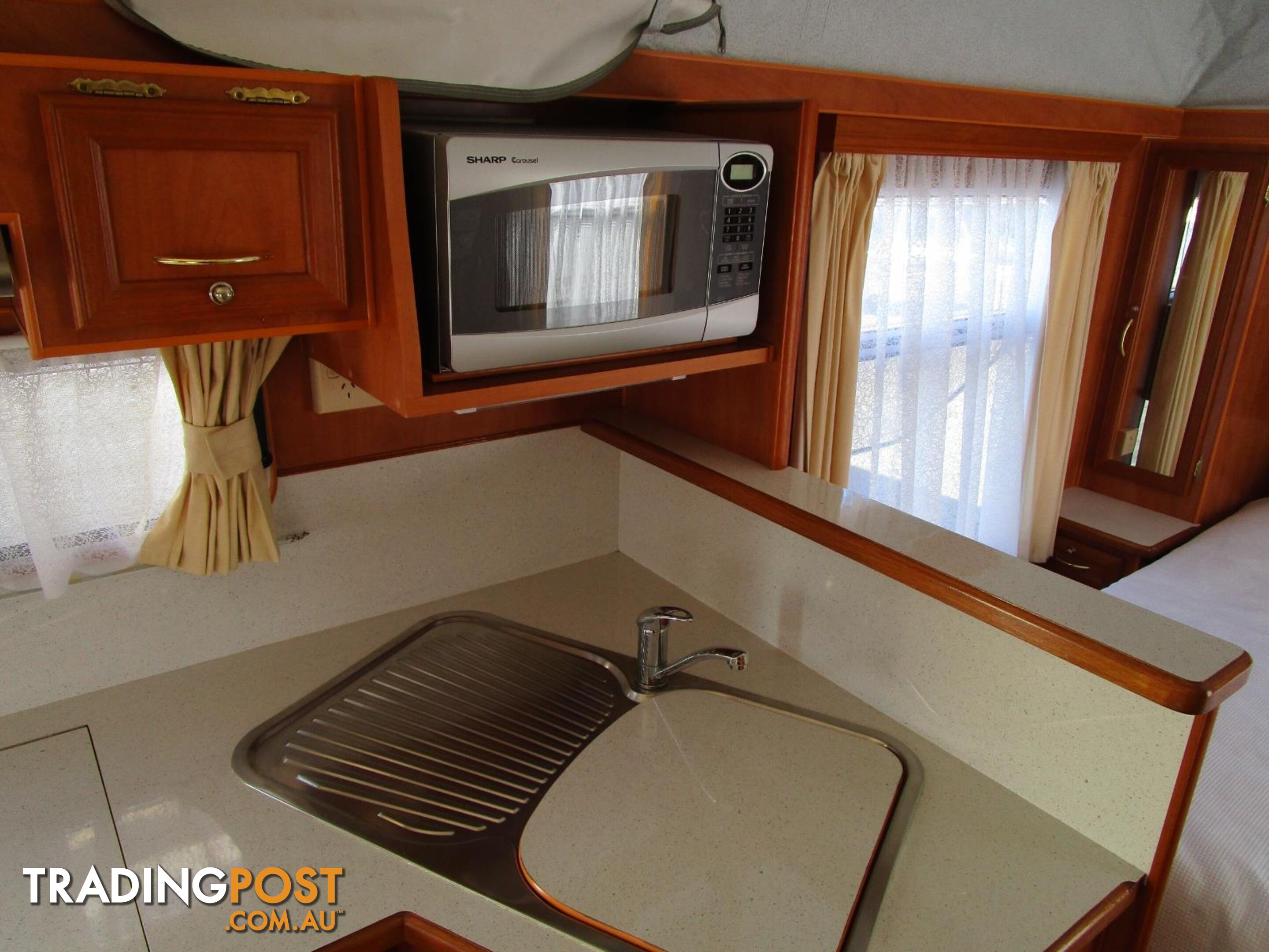 2010 CORONET PRINCE 17ft 6 x 7ft 6  CARAVAN