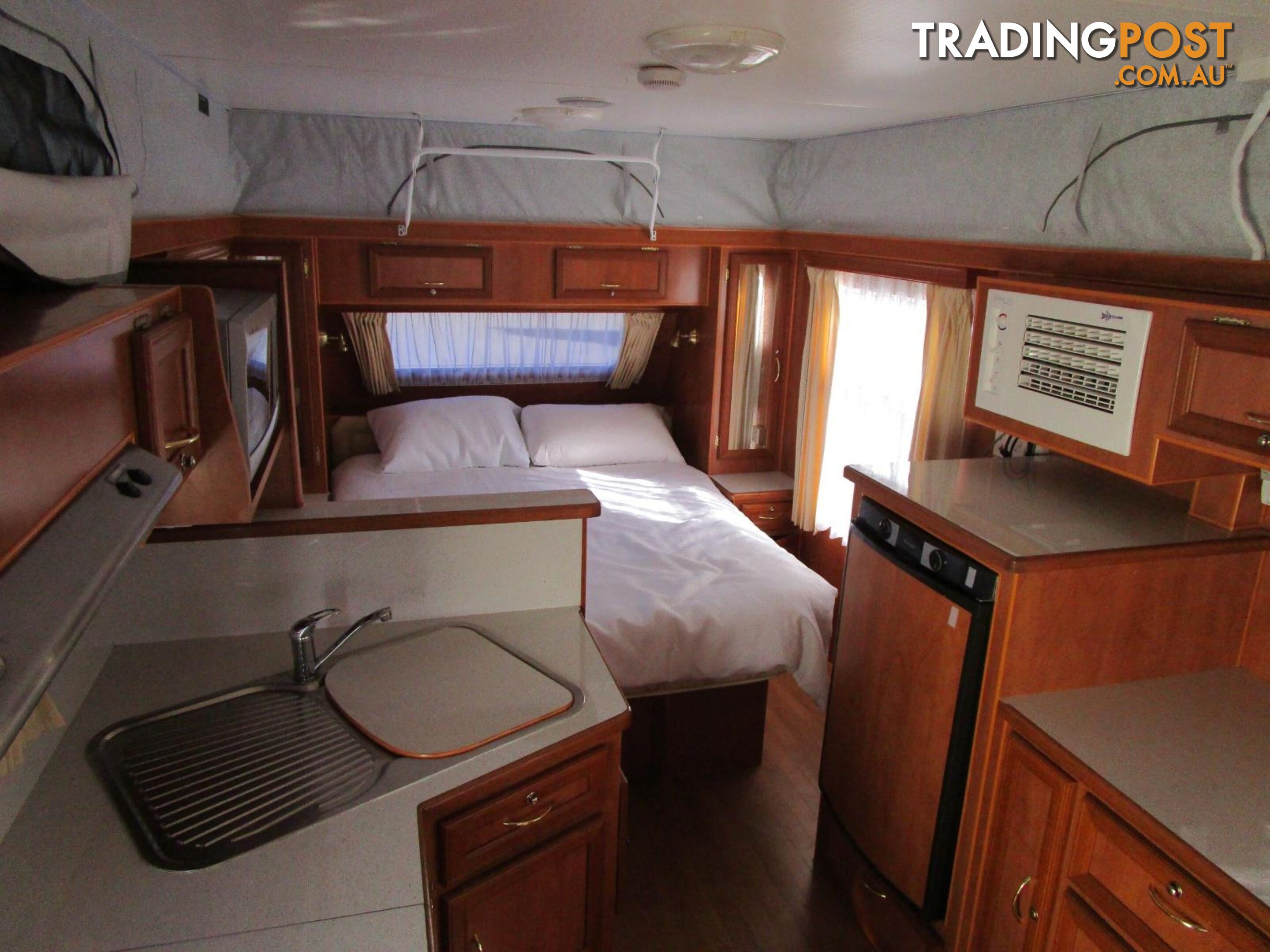 2010 CORONET PRINCE 17ft 6 x 7ft 6  CARAVAN