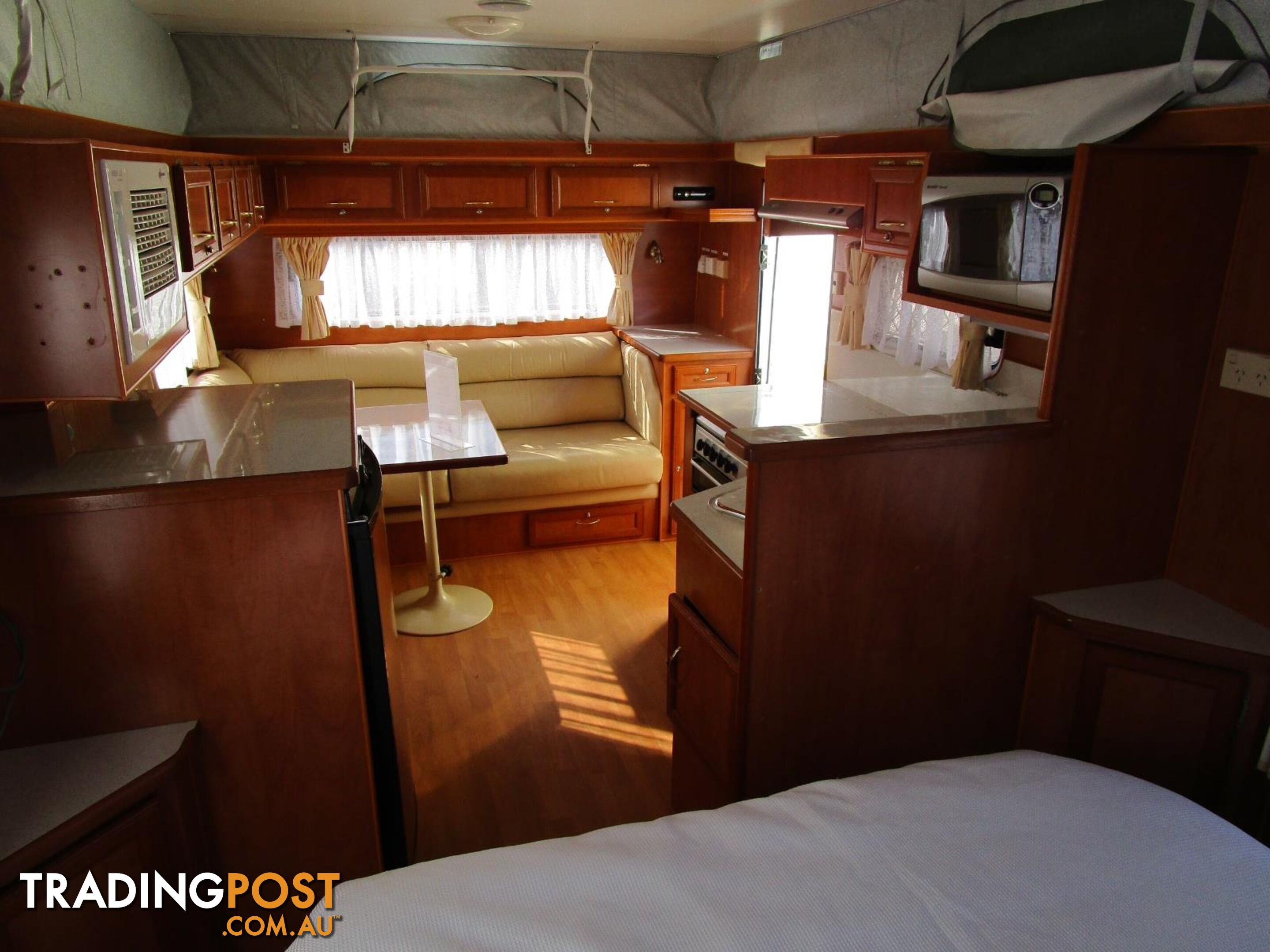 2010 CORONET PRINCE 17ft 6 x 7ft 6  CARAVAN