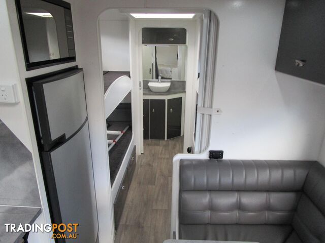 2019 SAFARI LEGACY 228   CARAVAN