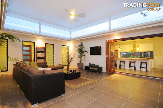 33 Iridescent Drive TRINITY PARK QLD 4879