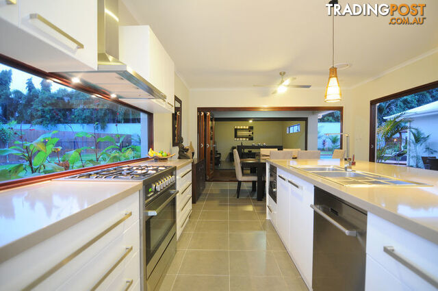 33 Iridescent Drive TRINITY PARK QLD 4879