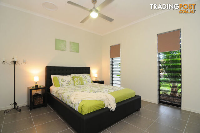 33 Iridescent Drive TRINITY PARK QLD 4879