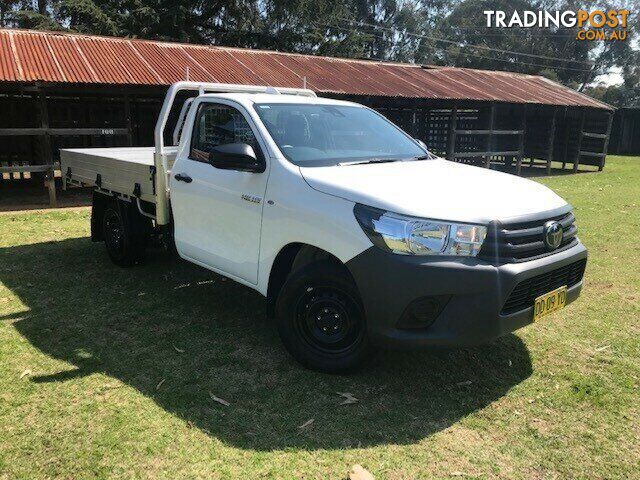 2022 TOYOTA HILUX   CAB CHASSIS