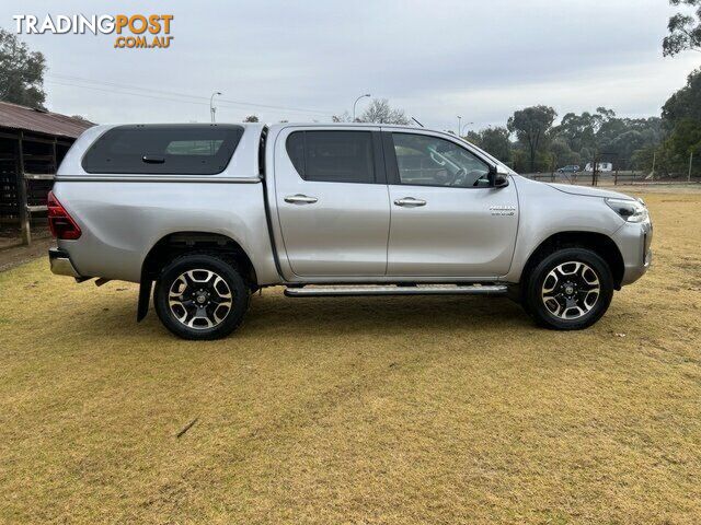 2021 TOYOTA HILUX  SR5 (4X4) DUAL CAB