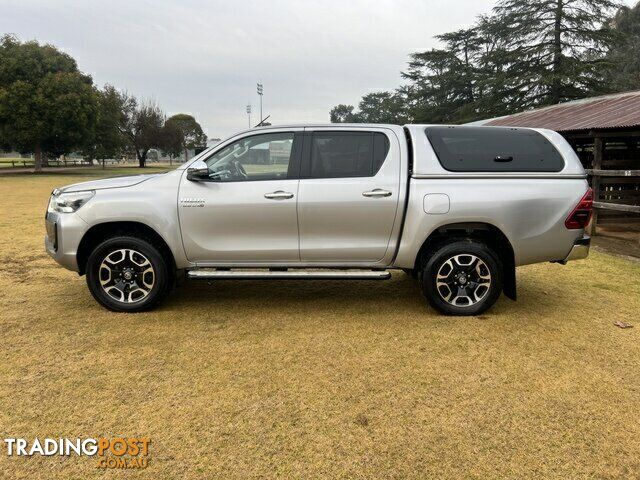 2021 TOYOTA HILUX  SR5 (4X4) DUAL CAB