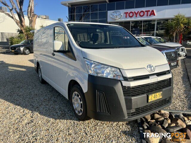 2021 TOYOTA HIACE   VAN