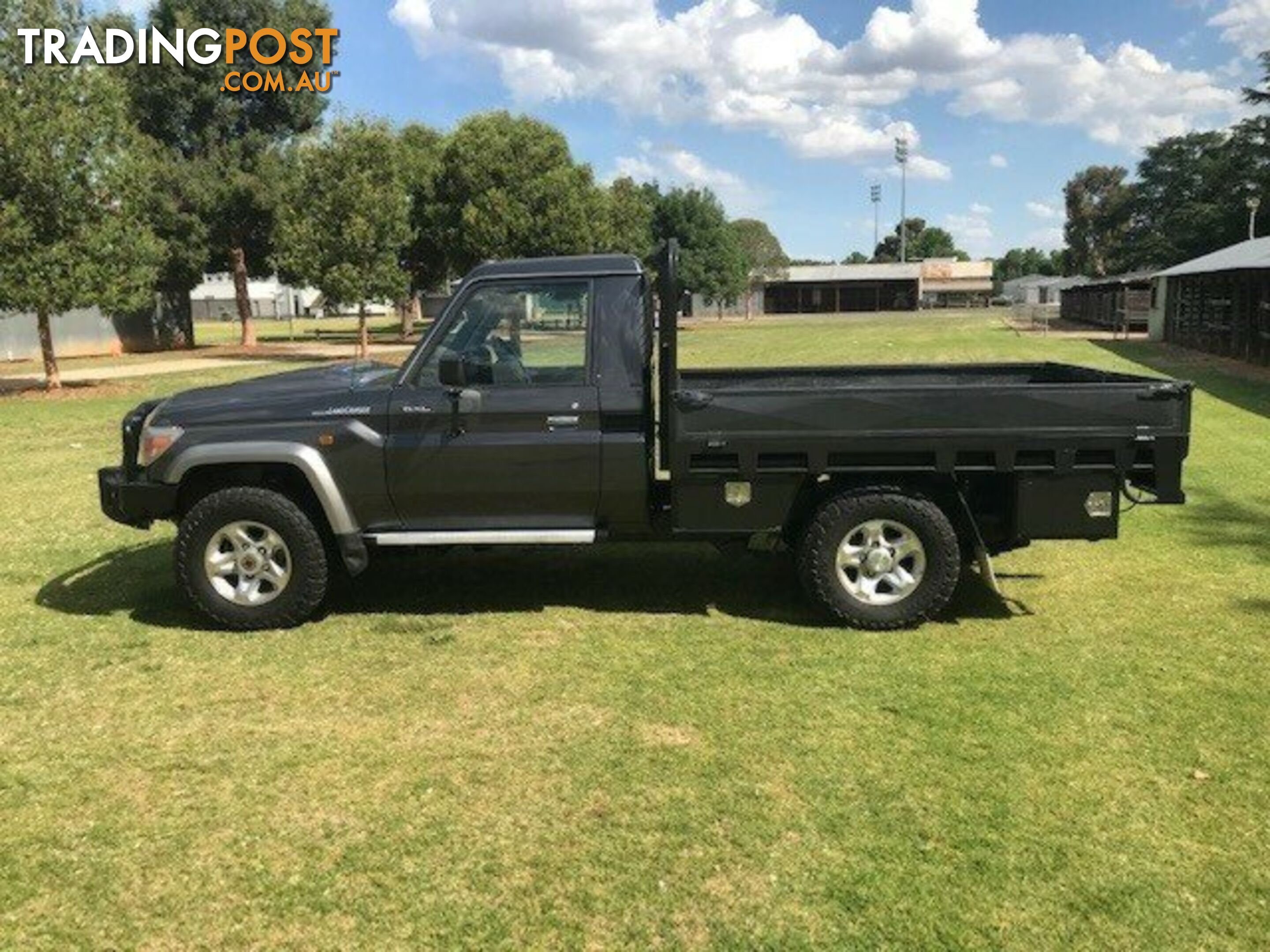 2020 TOYOTA LANDCRUISER   CAB CHASSIS