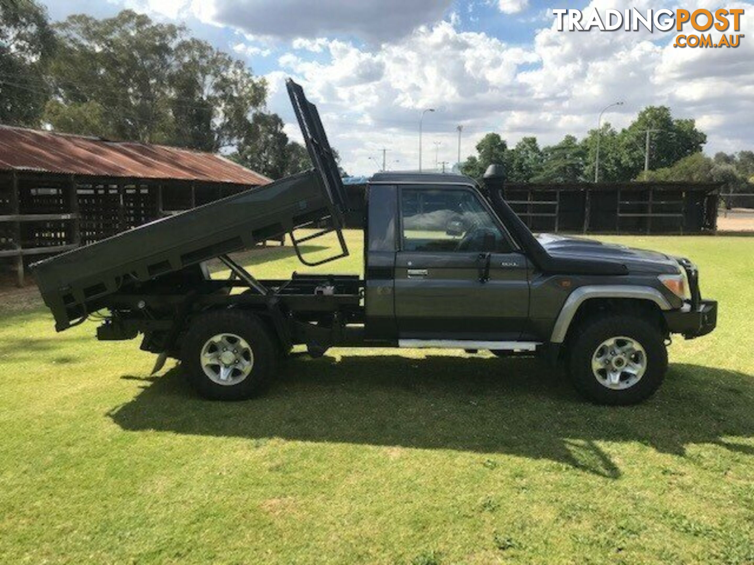 2020 TOYOTA LANDCRUISER   CAB CHASSIS