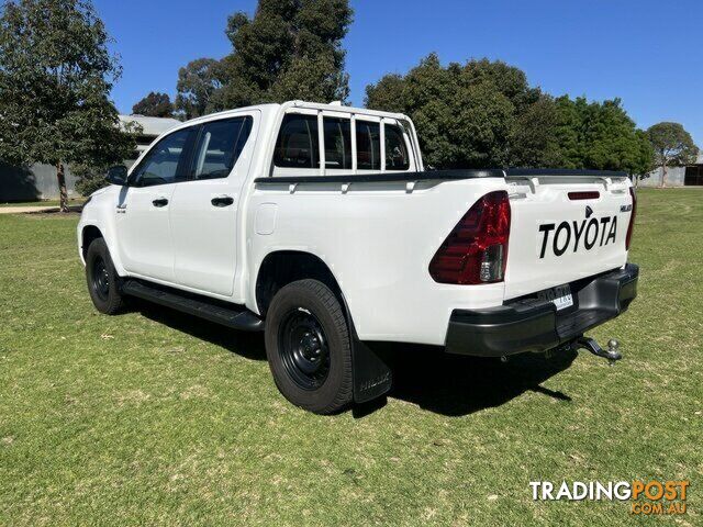 2022 TOYOTA HILUX   DUAL CAB