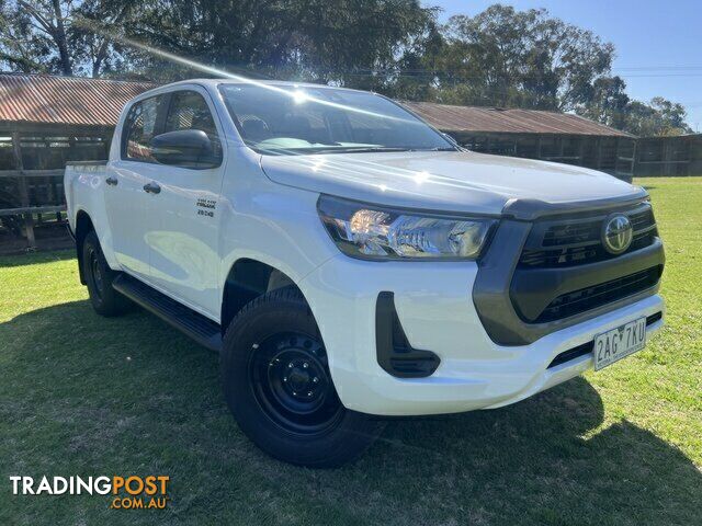 2022 TOYOTA HILUX   DUAL CAB