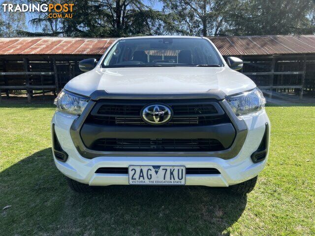 2022 TOYOTA HILUX   DUAL CAB