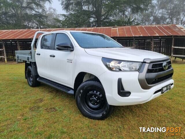 2022 TOYOTA HILUX   DUAL CAB CHASSIS