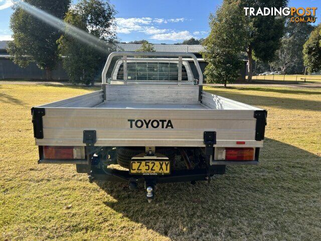 2021 TOYOTA HILUX   CAB CHASSIS