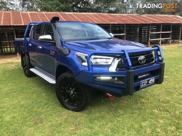 2023 TOYOTA HILUX   DUAL CAB CHASSIS