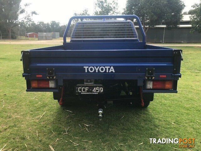 2023 TOYOTA HILUX   DUAL CAB CHASSIS