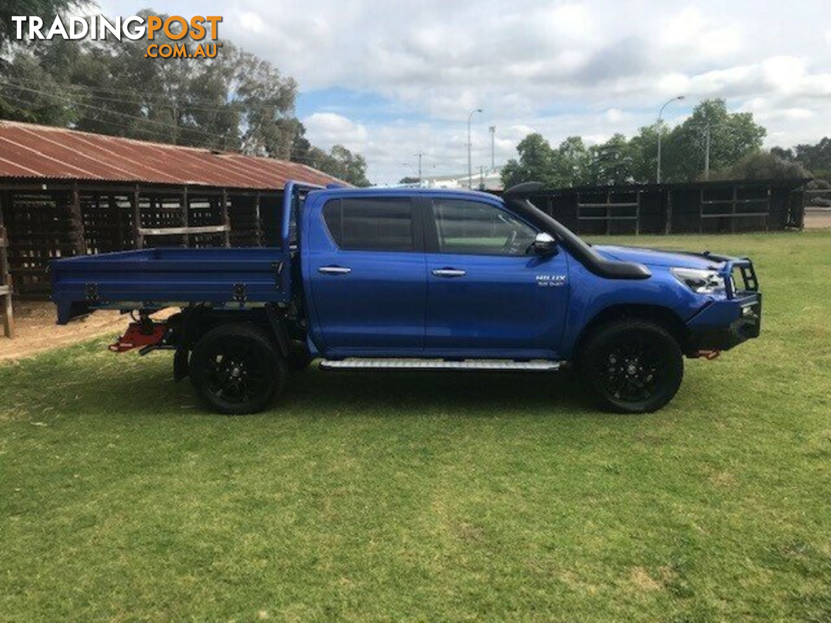 2023 TOYOTA HILUX   DUAL CAB CHASSIS