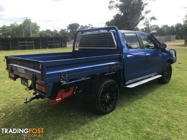 2023 TOYOTA HILUX   DUAL CAB CHASSIS