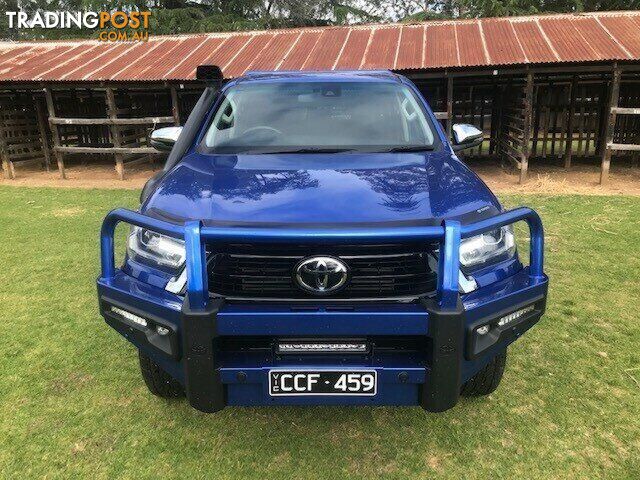 2023 TOYOTA HILUX   DUAL CAB CHASSIS