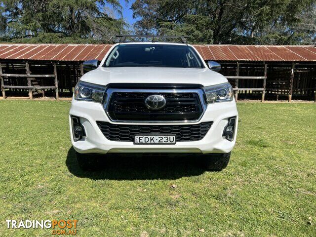 2019 TOYOTA HILUX   DUAL CAB