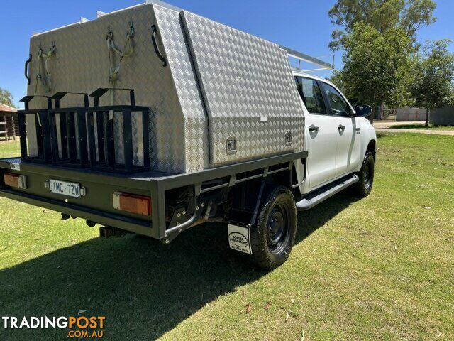 2018 TOYOTA HILUX   DUAL CAB CHASSIS