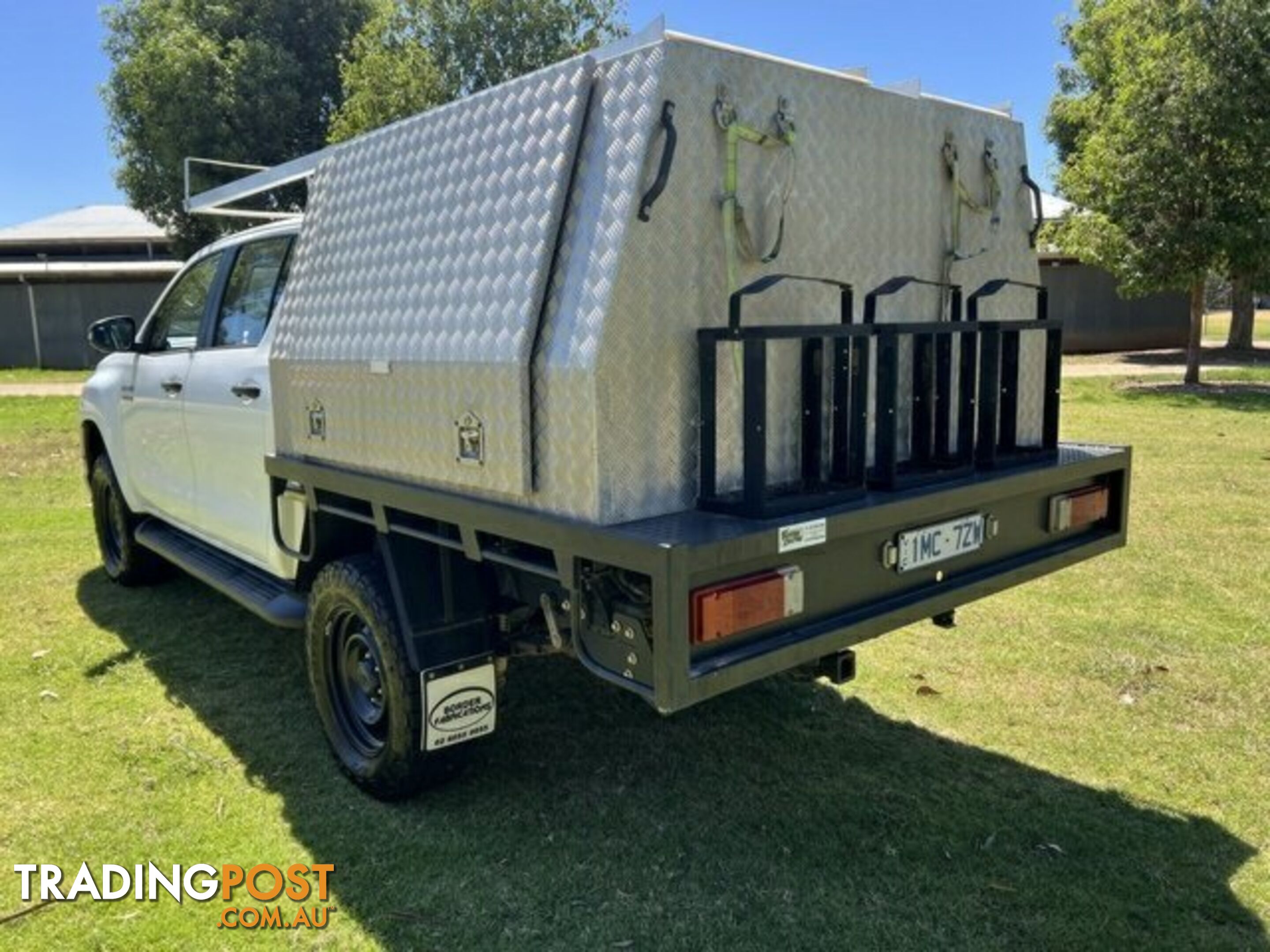 2018 TOYOTA HILUX   DUAL CAB CHASSIS