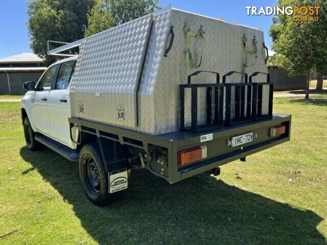 2018 TOYOTA HILUX   DUAL CAB CHASSIS