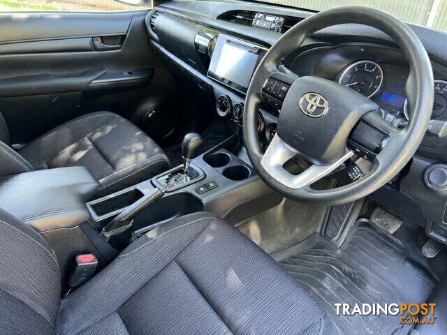 2018 TOYOTA HILUX   DUAL CAB CHASSIS