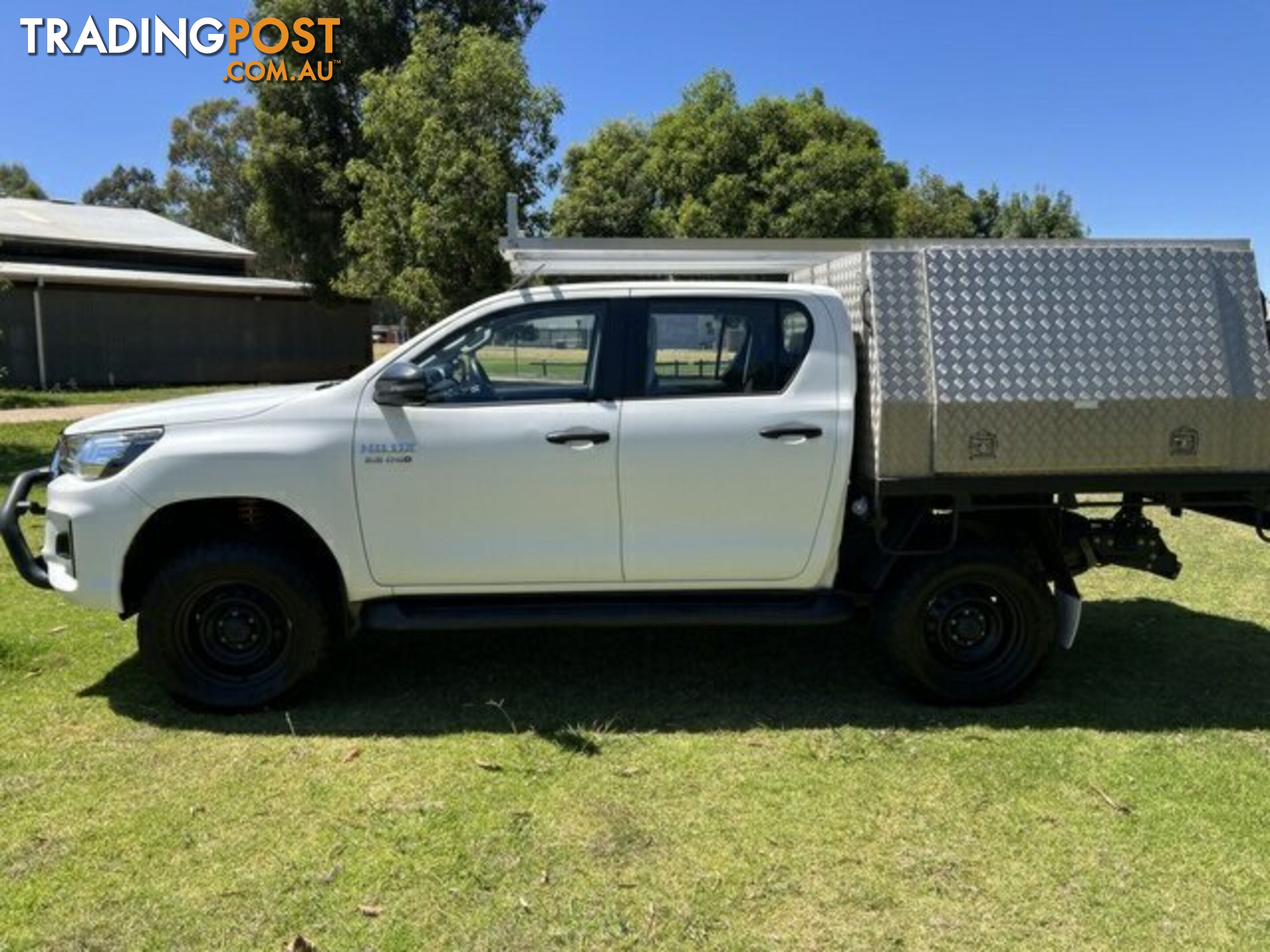 2018 TOYOTA HILUX   DUAL CAB CHASSIS