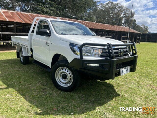 2022 TOYOTA HILUX   CAB CHASSIS