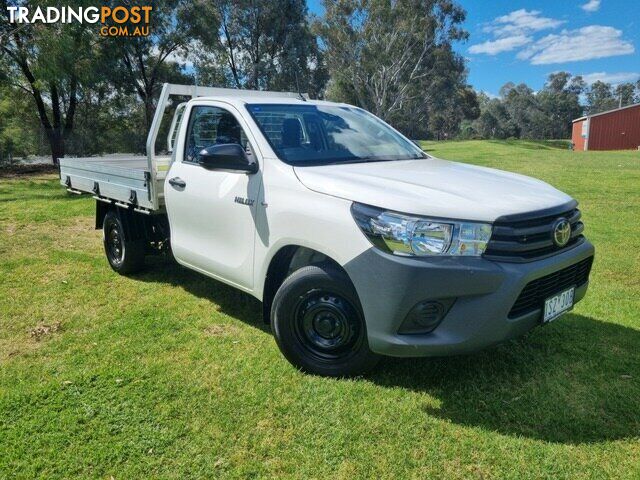 2020 TOYOTA HILUX   CAB CHASSIS