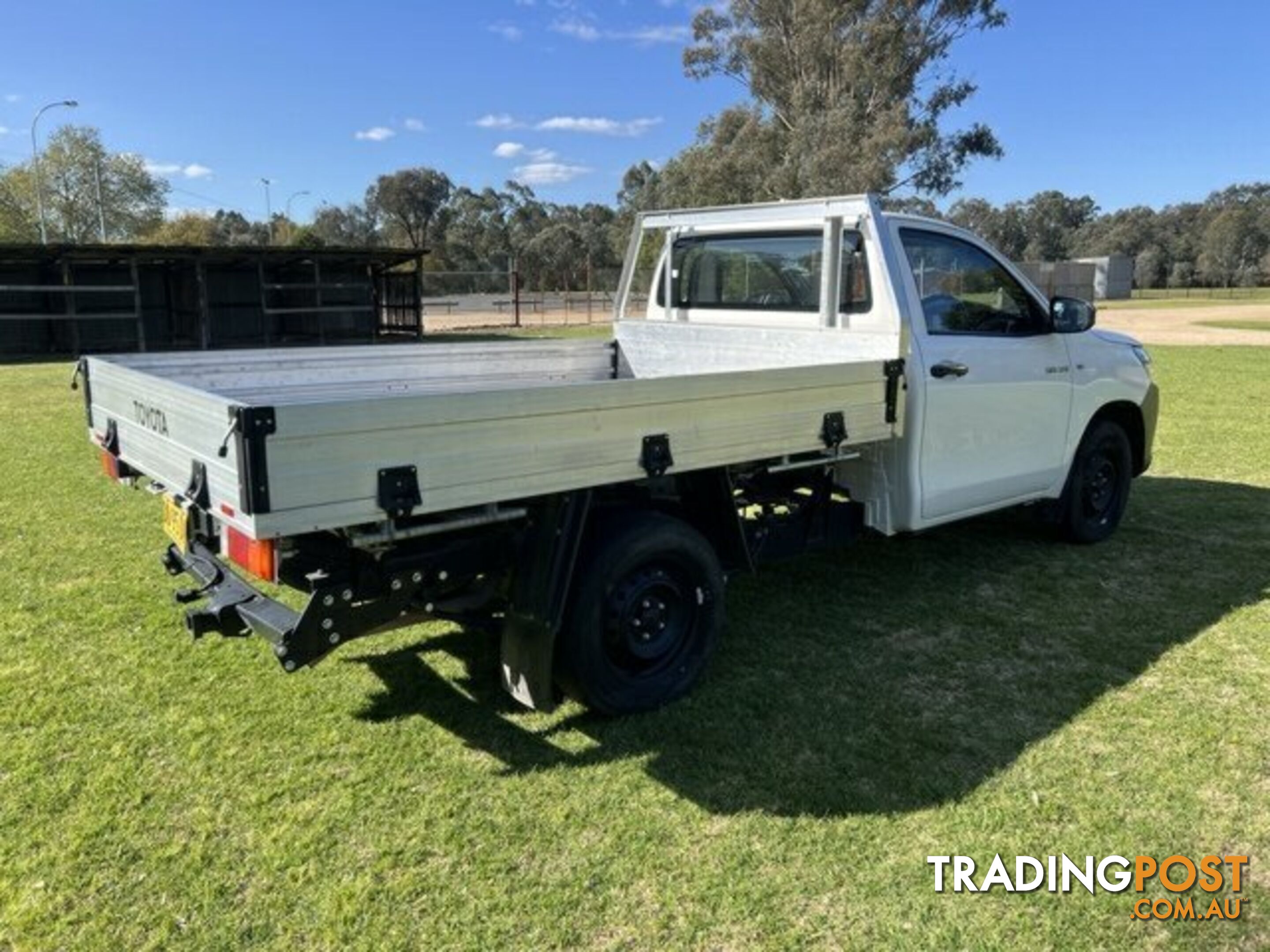 2022 TOYOTA HILUX   CAB CHASSIS