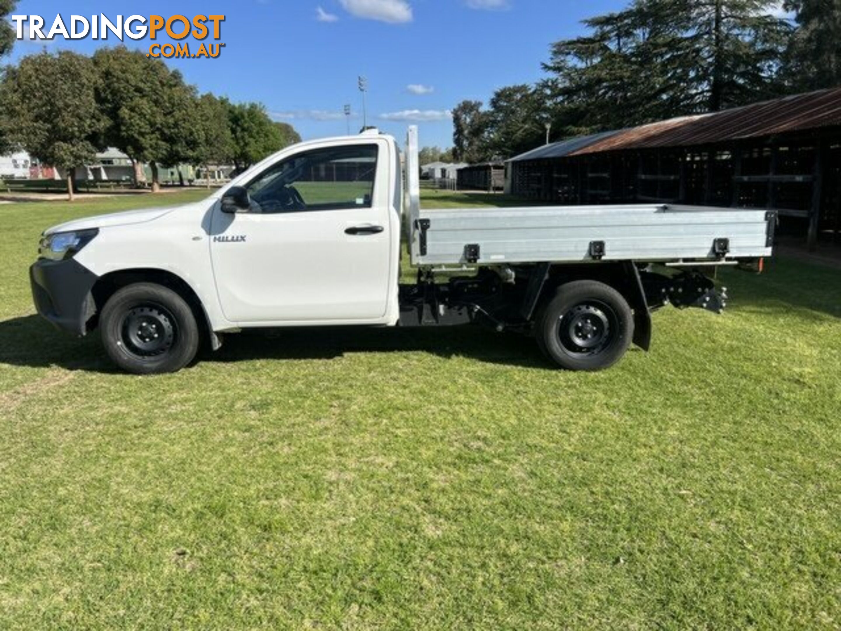 2022 TOYOTA HILUX   CAB CHASSIS