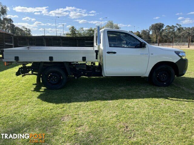 2022 TOYOTA HILUX   CAB CHASSIS