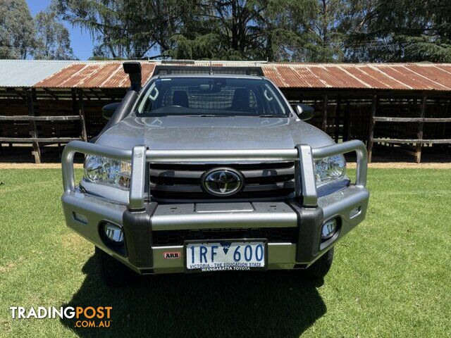 2020 TOYOTA HILUX   CAB CHASSIS