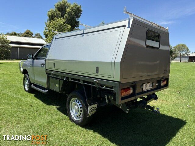 2020 TOYOTA HILUX   CAB CHASSIS